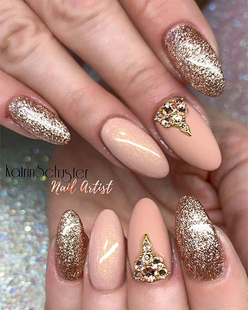 Glam Nude και Gold Nail Design