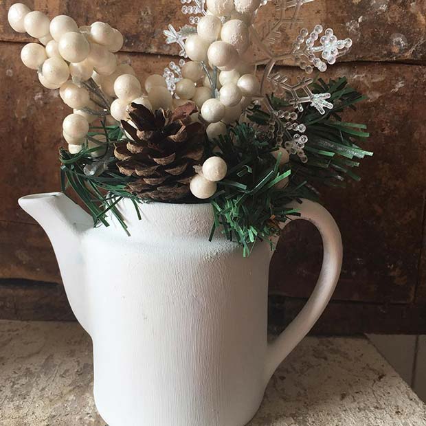 קישוט חג המולד לקומקום תה מעוצב בהשראת בית חווה לעיצוב חג המולד בהשראת בית החווה