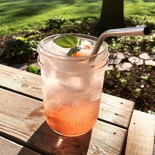 Peach Fruity Summer Cocktail Idea for Women