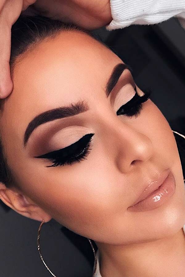 Nude Cut Crease Makeup Look