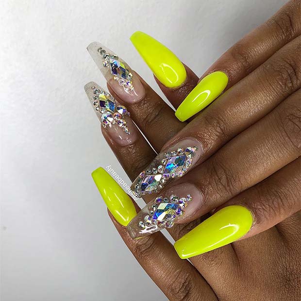 Conception d'ongles jaune fluo