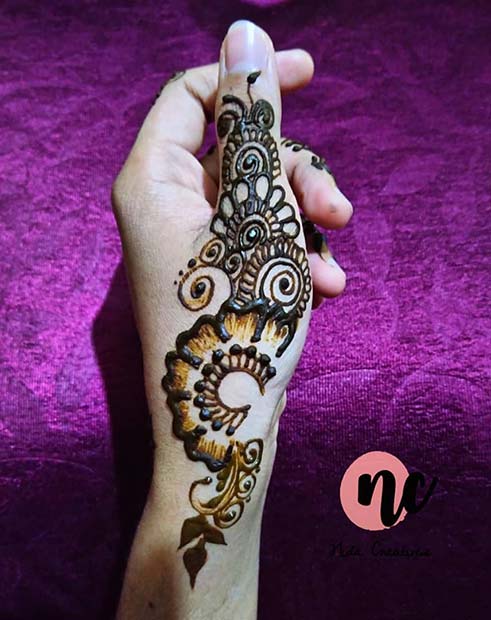 Henna Design on the Thumb