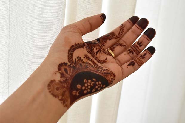 Belle main au henné