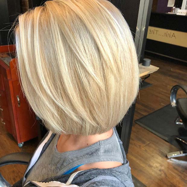 Coupe Bob blonde classique