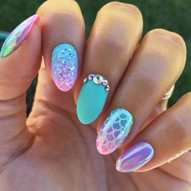 Ματ και Chrome Mermaid Nails