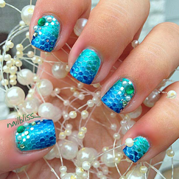 Glam και Bright Mermaid Nails