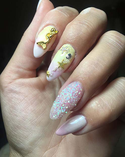 Όμορφα νύχια με χρυσή γοργόνα