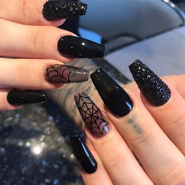 Sparkly Black Nails με αράχνη