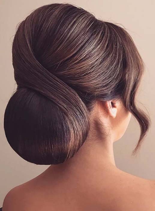 Κομψό και επίσημο Chignon Updo