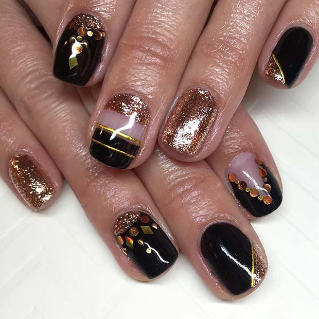 Ongles Noirs et Or Rose