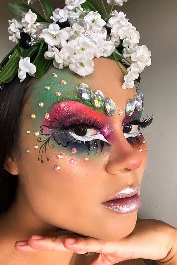 Maquillage de fée avec strass