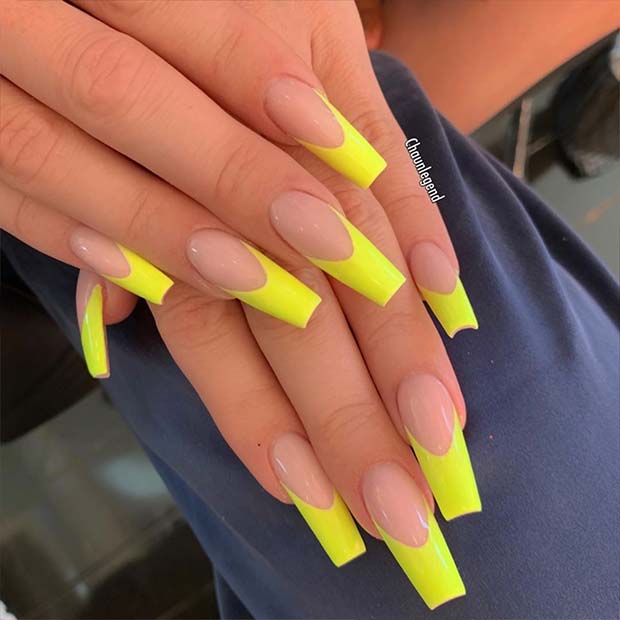 Ongles Nus Avec Des Conseils Jaune Fluo