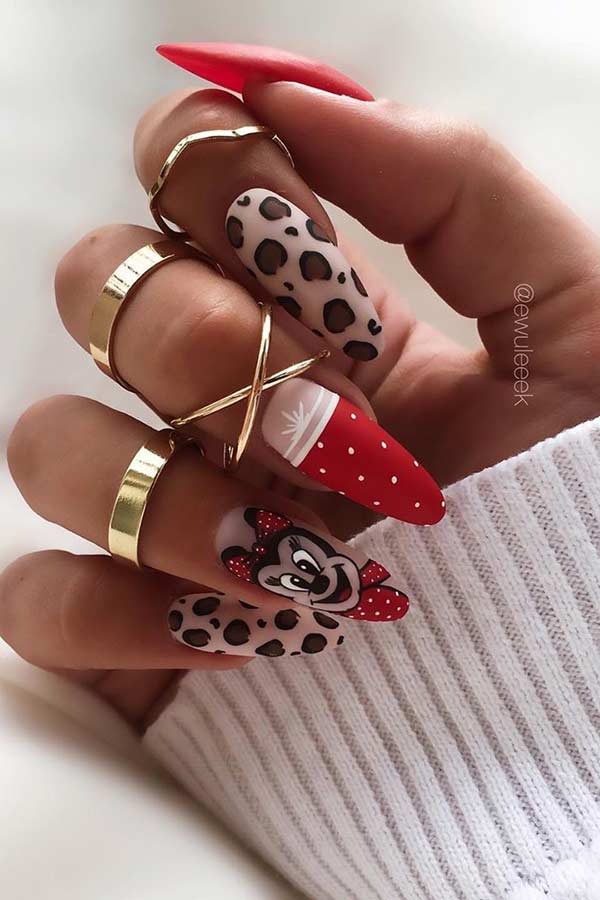 Ongles mignons léopard et Disney