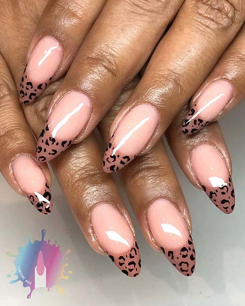 Nude Nails με Leopard Tips