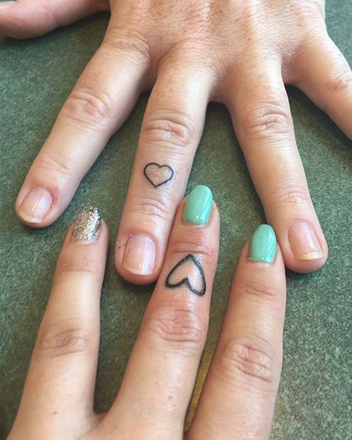 Tatouages ​​​​de doigt simples pour les tatouages ​​​​de mère-fille populaires