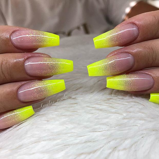 Ongles ombrés jaune fluo avec paillettes