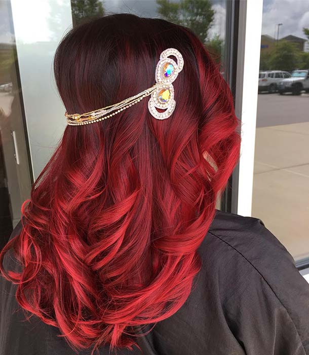 Idée élégante de couleur de cheveux noir et rouge