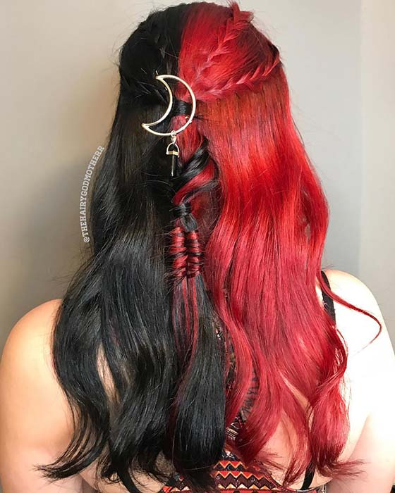 Cheveux mi-rouge mi-noir