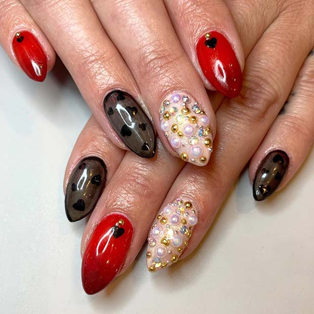 Conception d'ongles courts avec des coeurs