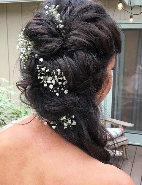 Ρομαντικό Half Up Half Down Wedding Hairstyle