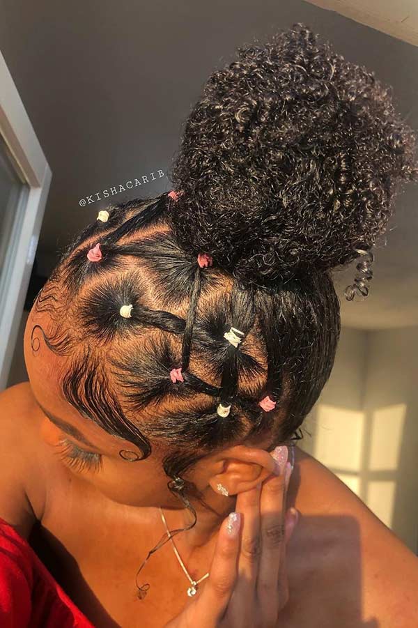 Chignon naturel mignon avec élastique