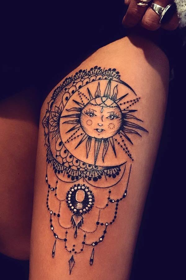 Idée de tatouage de jambe de soleil et de lune