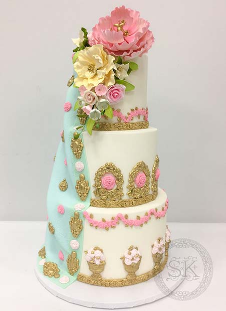 Superbe gâteau de mariage à trois niveaux