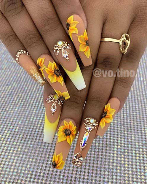 Ongles de tournesol audacieux avec strass