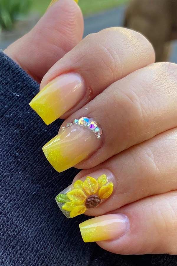 Ongles De Tournesol Mignons