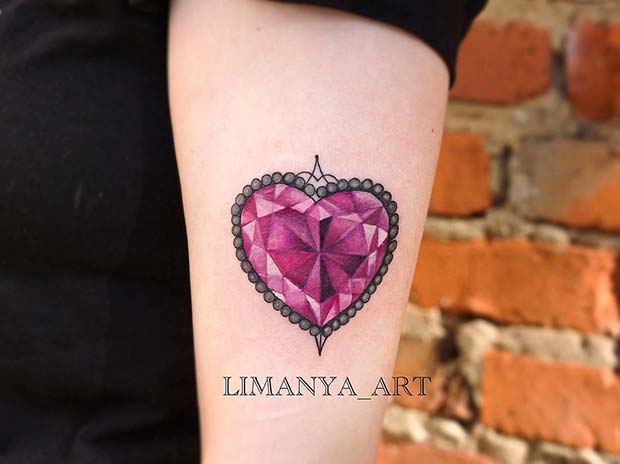 Idée de tatouage de coeur de cristal
