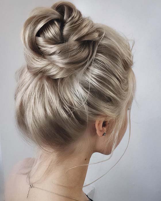 Idée simple de chignon haut