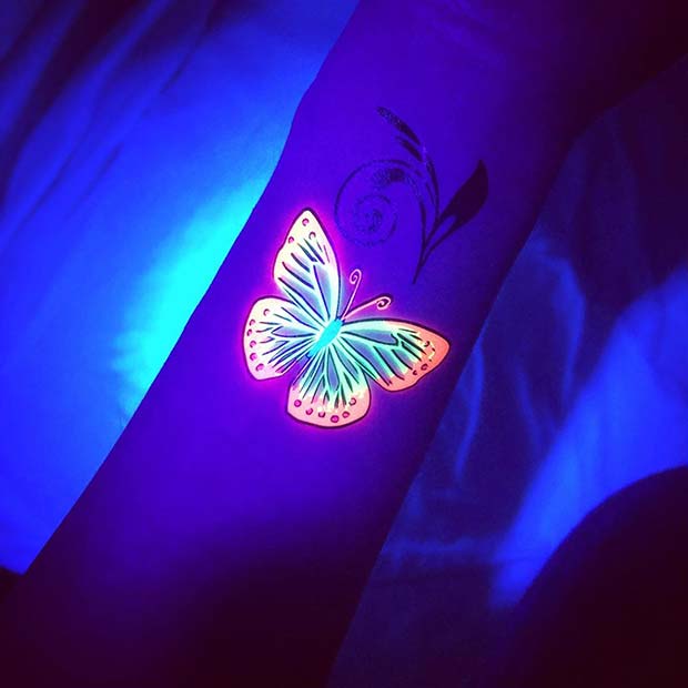 Tatouage Papillon Lumineux