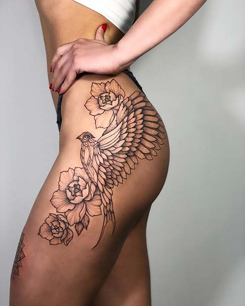 Superbe tatouage de hanche de phénix