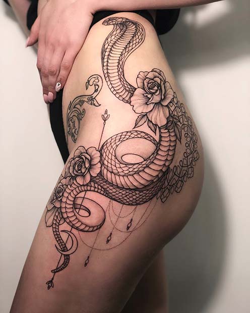 Idée de tatouage de hanche de serpent