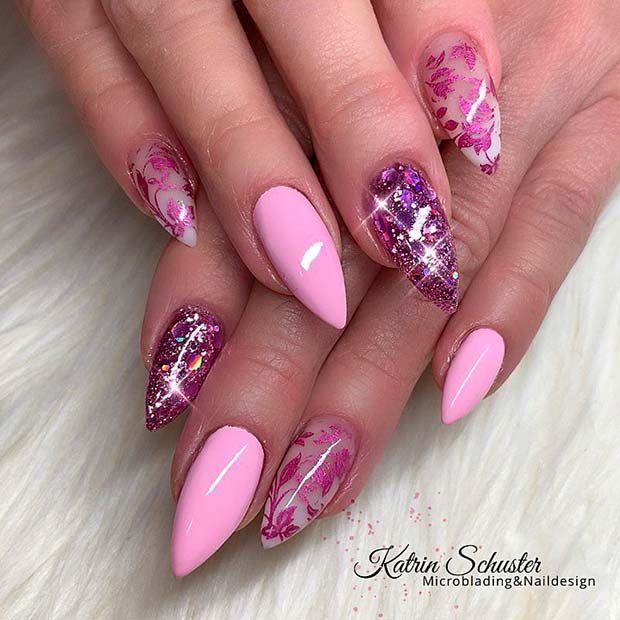 Conception d'ongles rose et florale