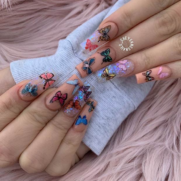 Ongles Nus avec Papillons Colorés