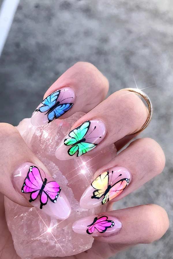 Ongles Papillons Colorés