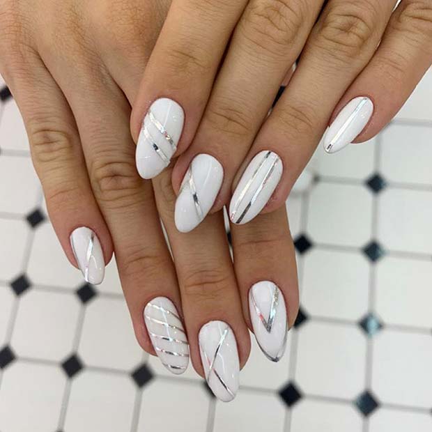 Ongles blancs et argentés à la mode