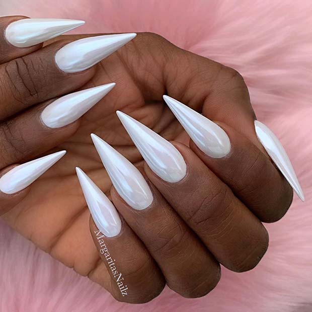 Ongles Stiletto Chrome Blanc