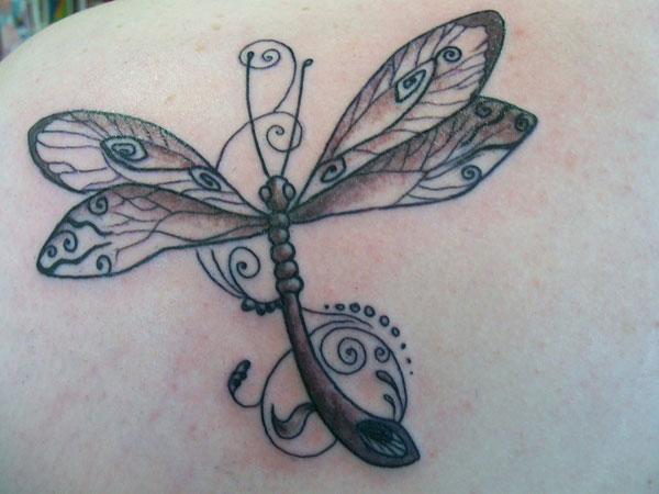 Διακοσμημένο τατουάζ Dragonfly