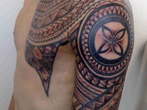 Superbe tatouage samoan