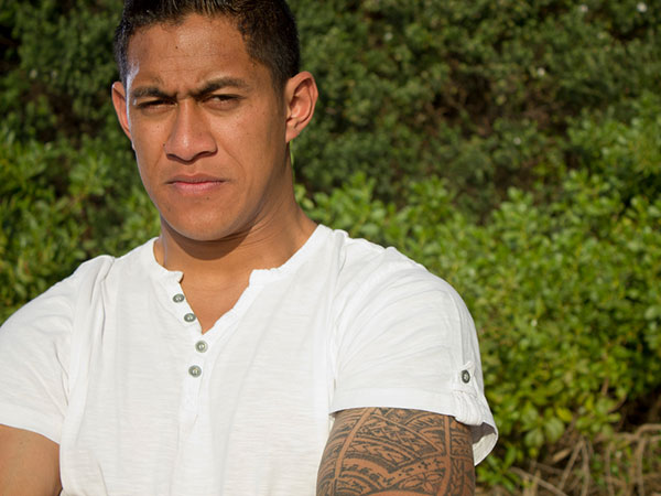 Tatouage biceps samoan