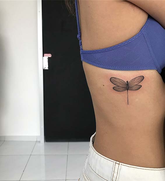 Idée de tatouage de côte de libellule