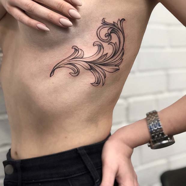 Idée élégante de tatouage de côtes