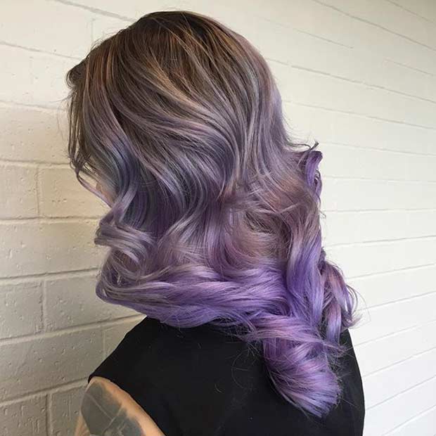 Idée de couleur de cheveux ombrée lavande