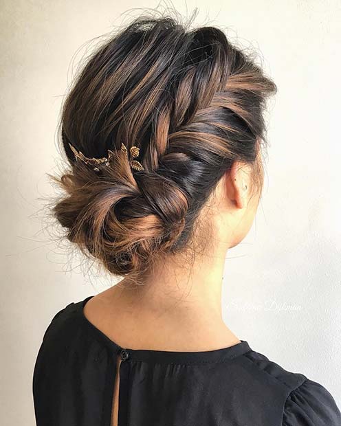 Tresse latérale en chignon chignon