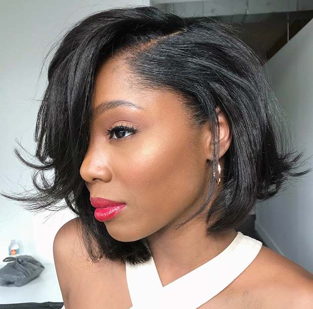 Coupe de cheveux courte et chic pour les femmes noires