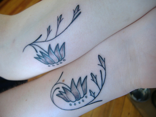 Τατουάζ με μοτίβα λουλουδιών