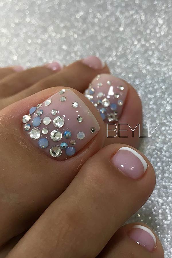 Nail Art élégant avec des strass