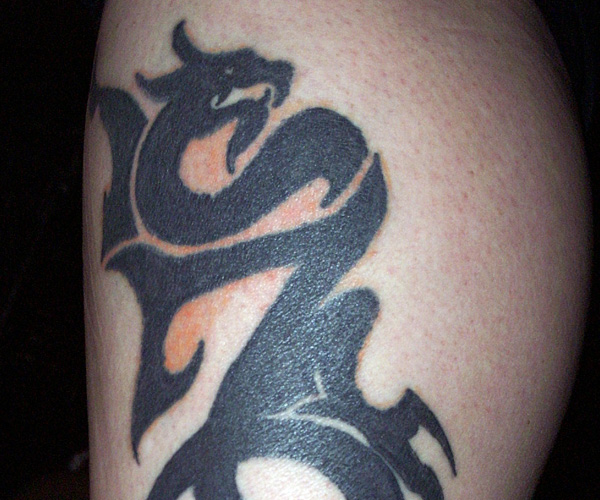 Dragon Design Graphique Tribal